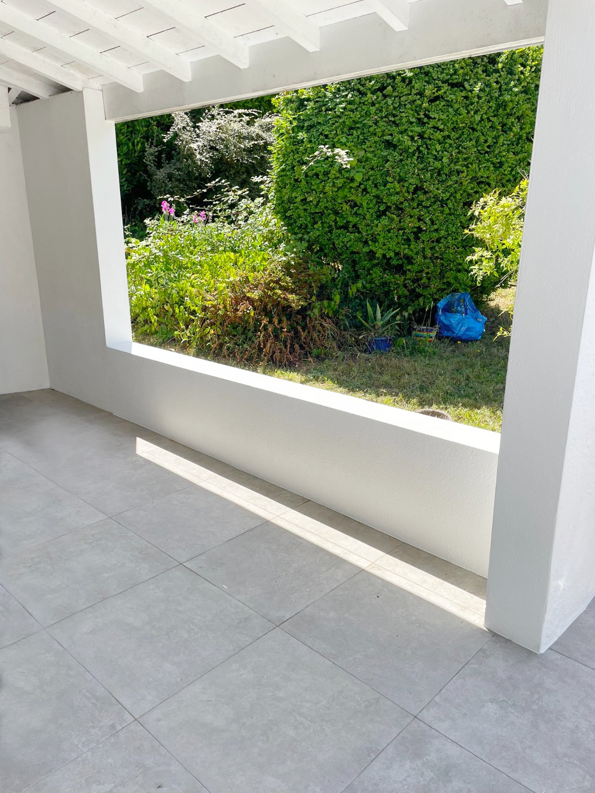 Rénovation peinture façade préau - Vertou