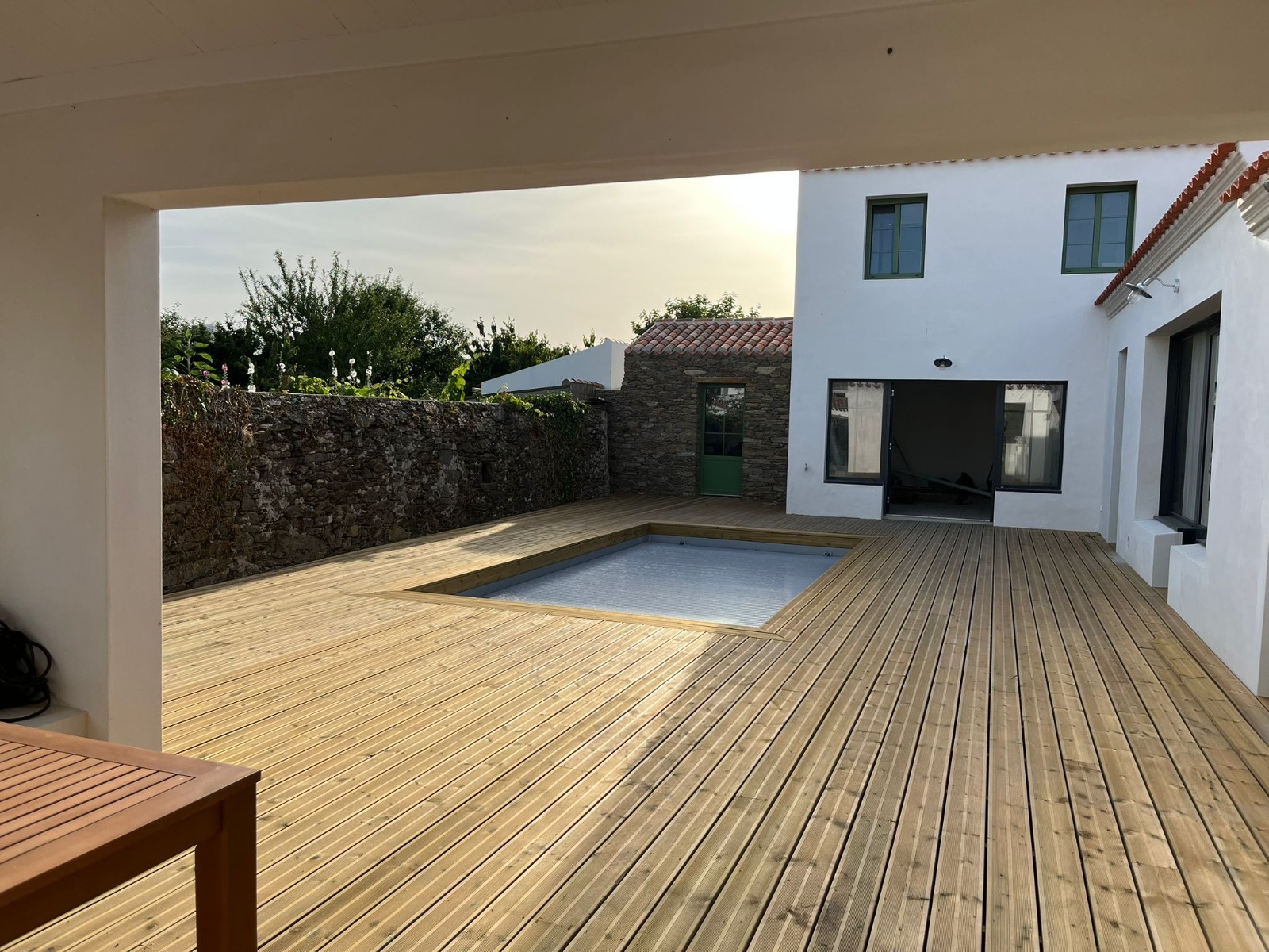 Création terrasse en pin - Terrasse bois piscine